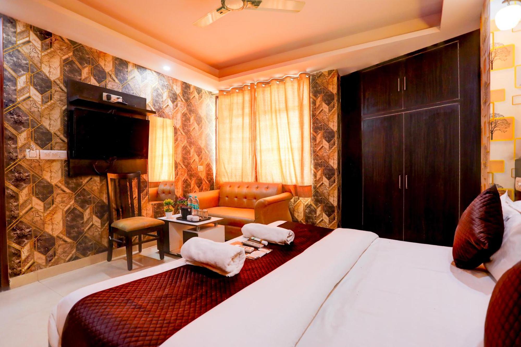 Hotel Luxury Global Nuova Delhi Esterno foto